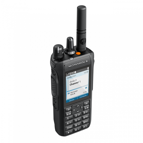 MOTOROLA SOLUTIONS R7 MOTOTRBO™ VHF DIGITAL FULL KEYPAD TWO-WAY RADIO 5W - Image 2