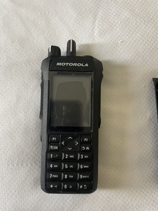 MOTOROLA SOLUTIONS R7 MOTOTRBO™ VHF DIGITAL FULL KEYPAD TWO-WAY RADIO 5W - Image 6